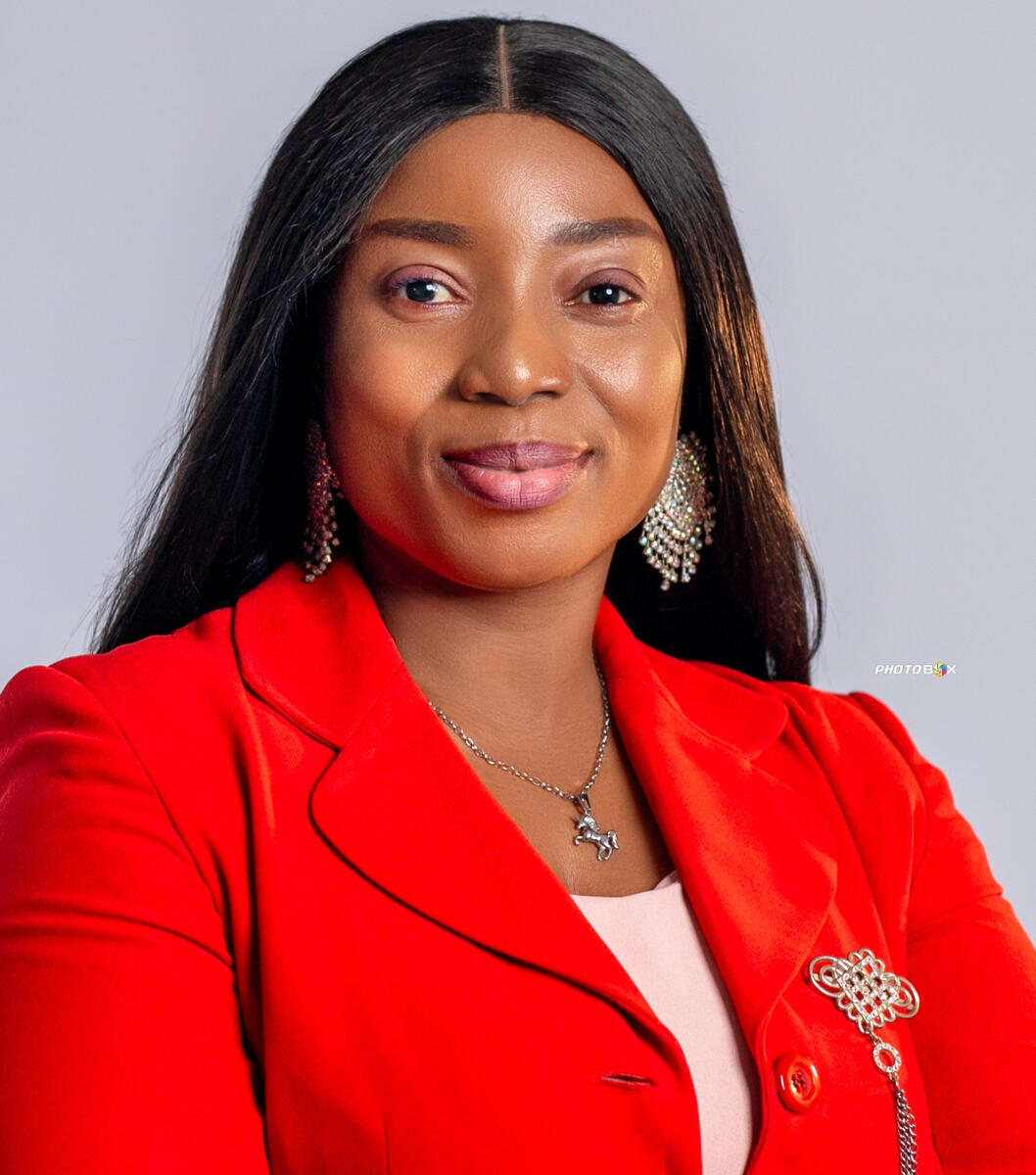 Sandra Momoh Assistant HR Executive with 18+ years of experience across various sectors, including finance, engineering, healthcare, and recruiting